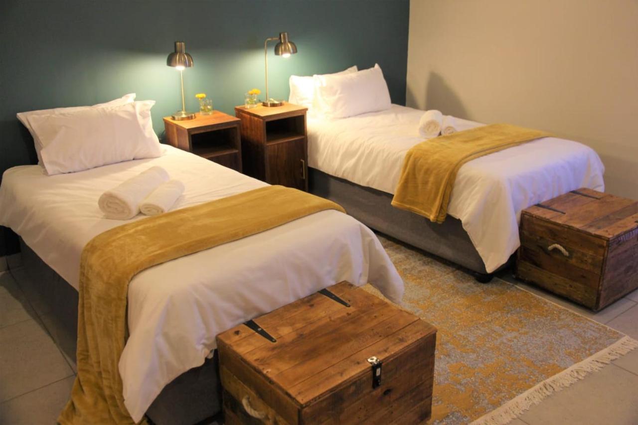 Hotel Nini's guest units à Bloemfontein Extérieur photo