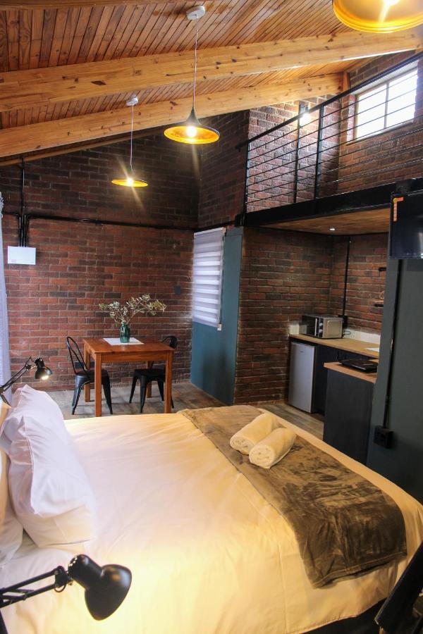 Hotel Nini's guest units à Bloemfontein Extérieur photo