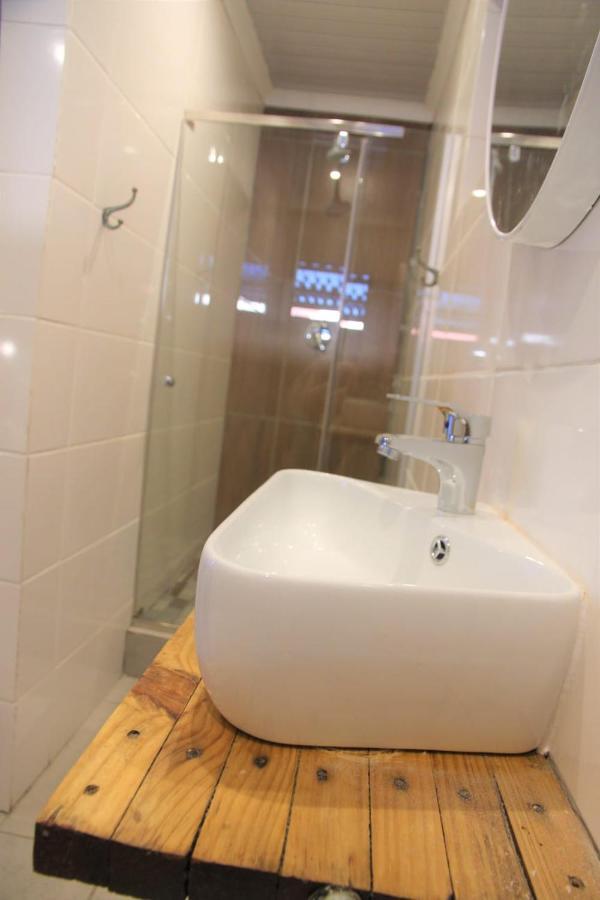 Hotel Nini's guest units à Bloemfontein Extérieur photo