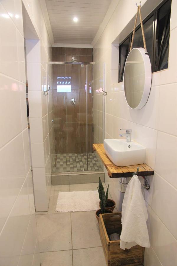 Hotel Nini's guest units à Bloemfontein Extérieur photo