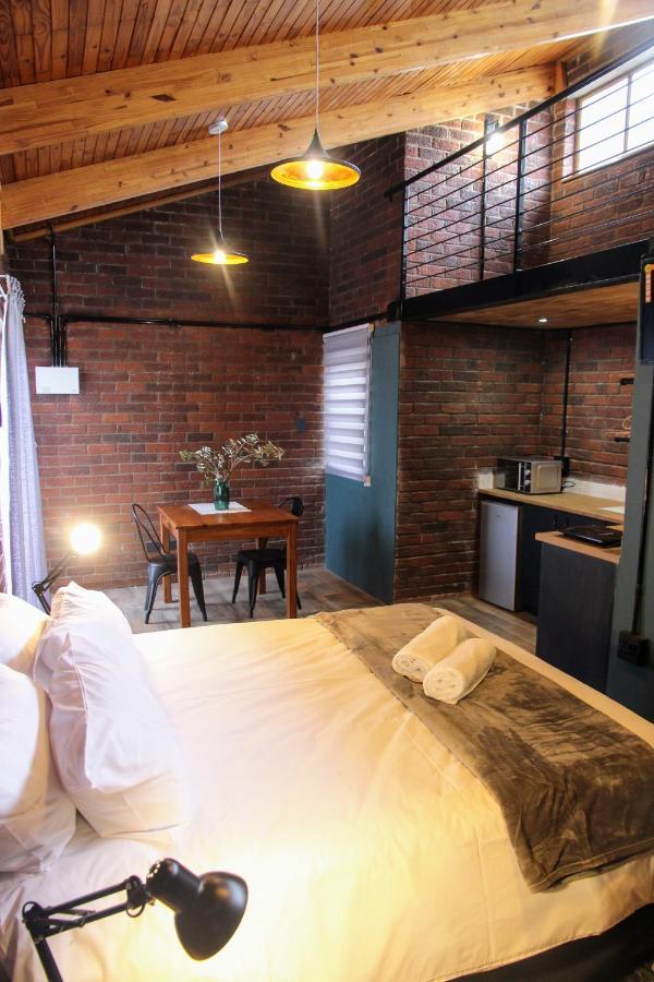Hotel Nini's guest units à Bloemfontein Extérieur photo